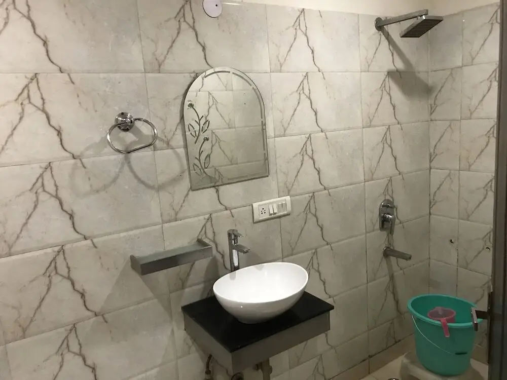 Нью-Дели: Hotel R Continental