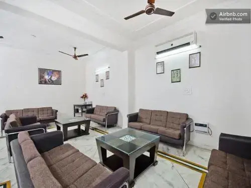 Нью-Дели: West Inn, New Delhi