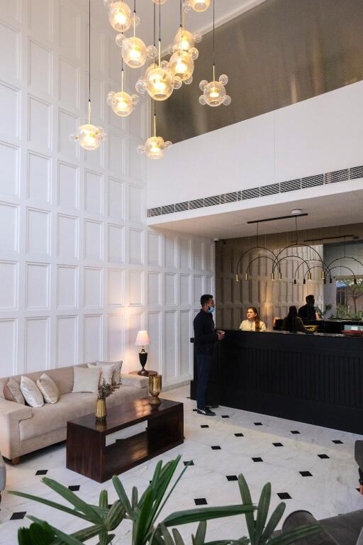 Кота: The Wallflower Hotel