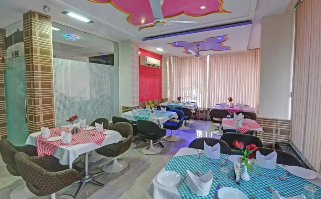 Джодхпур: Omni Plaza