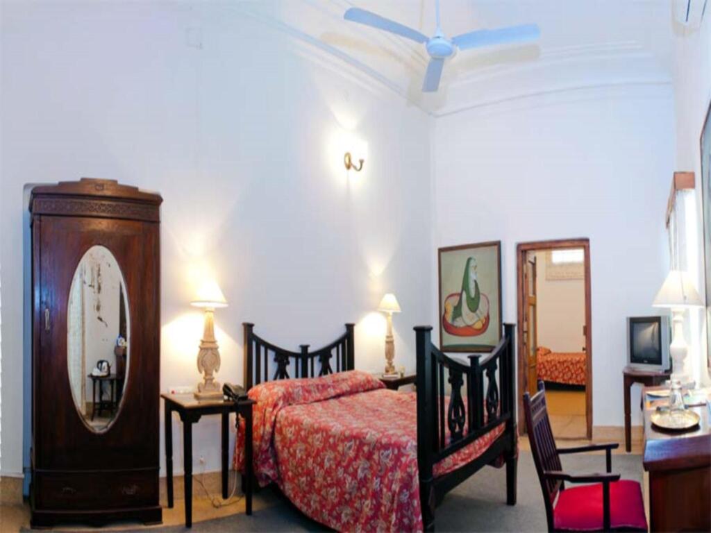 Патьяла: Neemrana's Baradari Palace