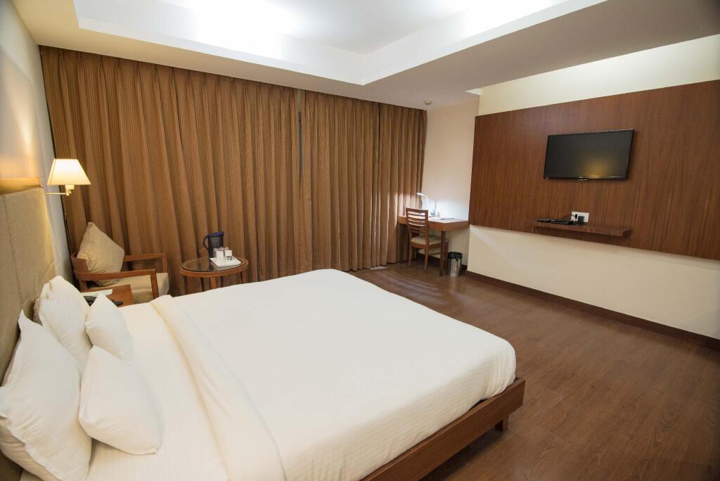 Бхопал: L N Hotels and Resorts