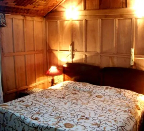 Шринагар: New Lucky Kashmir Houseboats