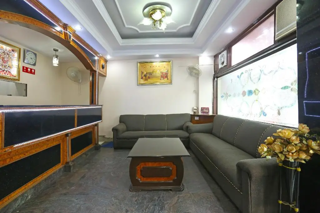 Нью-Дели: OYO 6886 Hotel Gold Palace