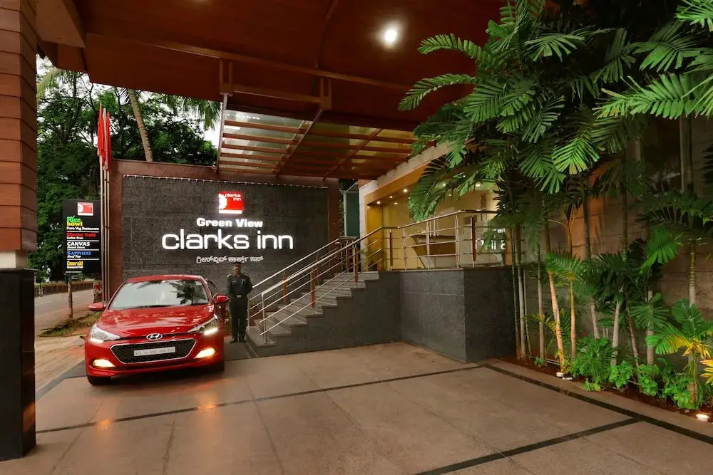 Шимога: Green View Clarks Inn