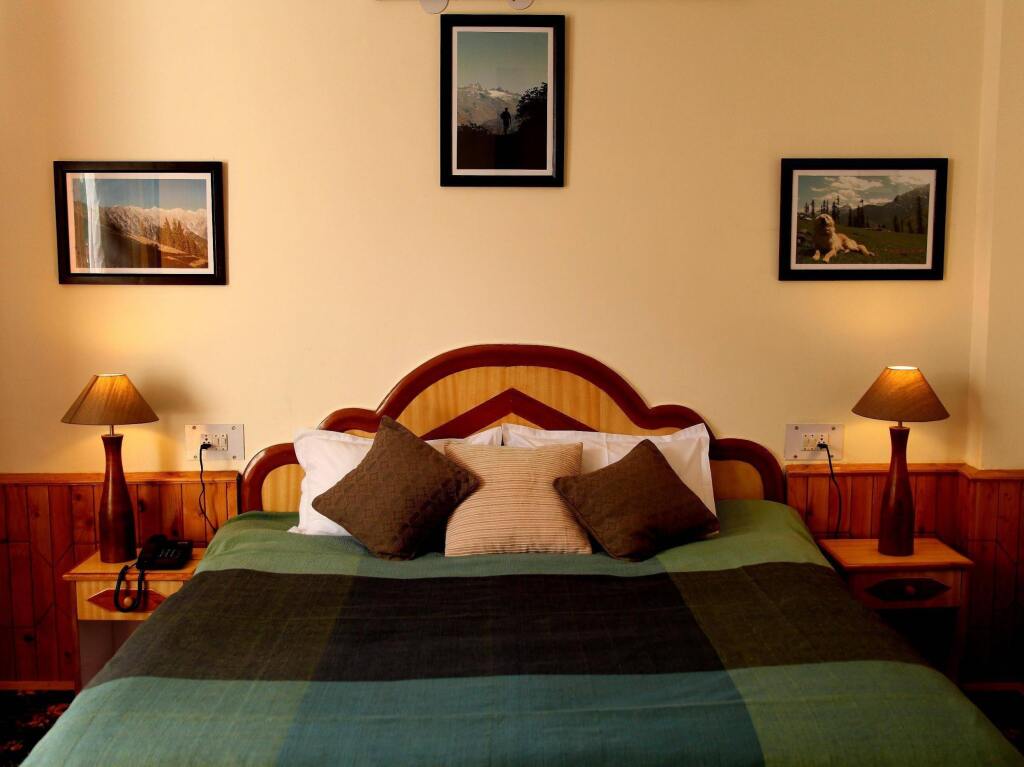 Манали: The Manali Lodge
