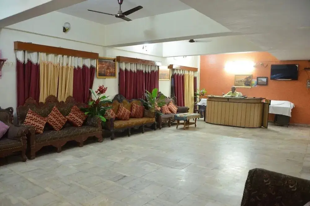 Варанаси: Puja Guest House