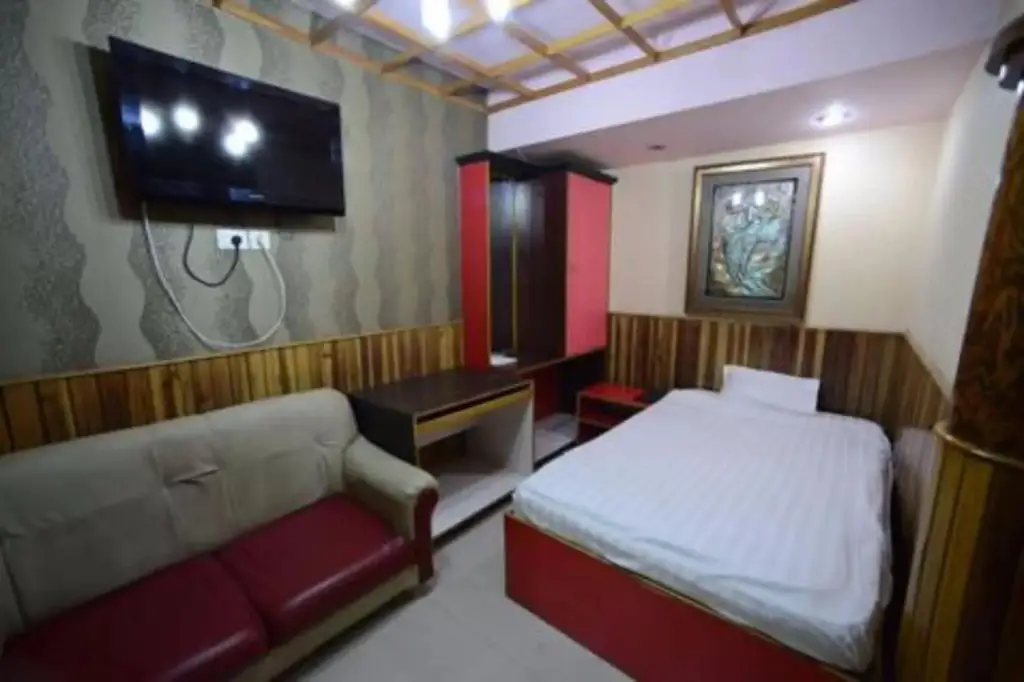 Шиллонг: Hotel Knight Inn