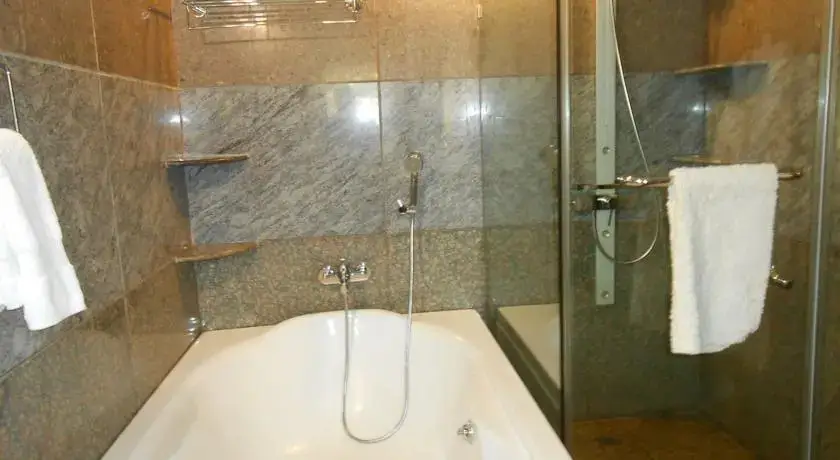 Шиллонг: Lakkhotaa Lodge