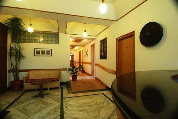 Шиллонг: The Eee Cee Hotel