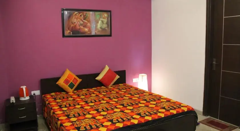 Нью-Дели: Elina Bed And Breakfast