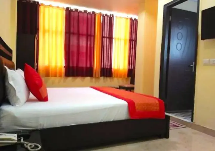 Нью-Дели: Hotel Milan Dx