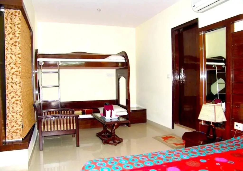 Нью-Дели: Hotel Milan Dx