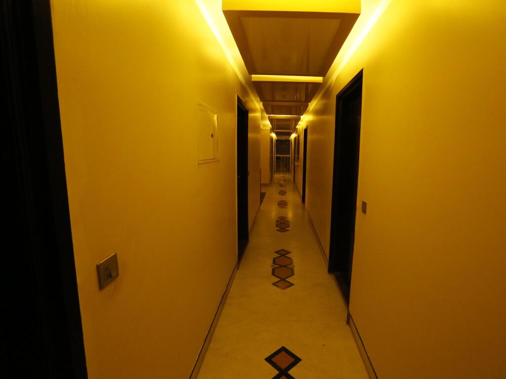 Нью-Дели: Hotel Good Times