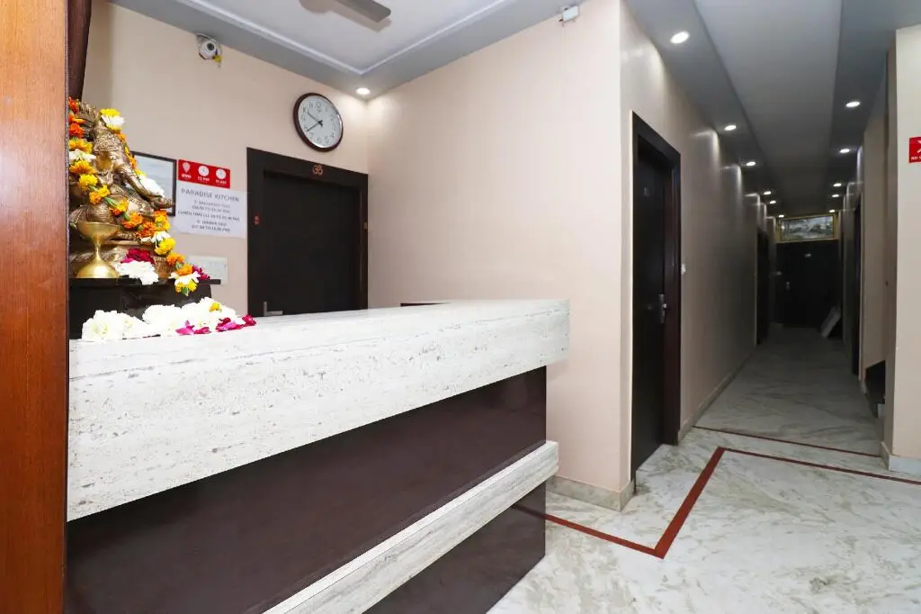Агра: Hotel Aaradhya Residency