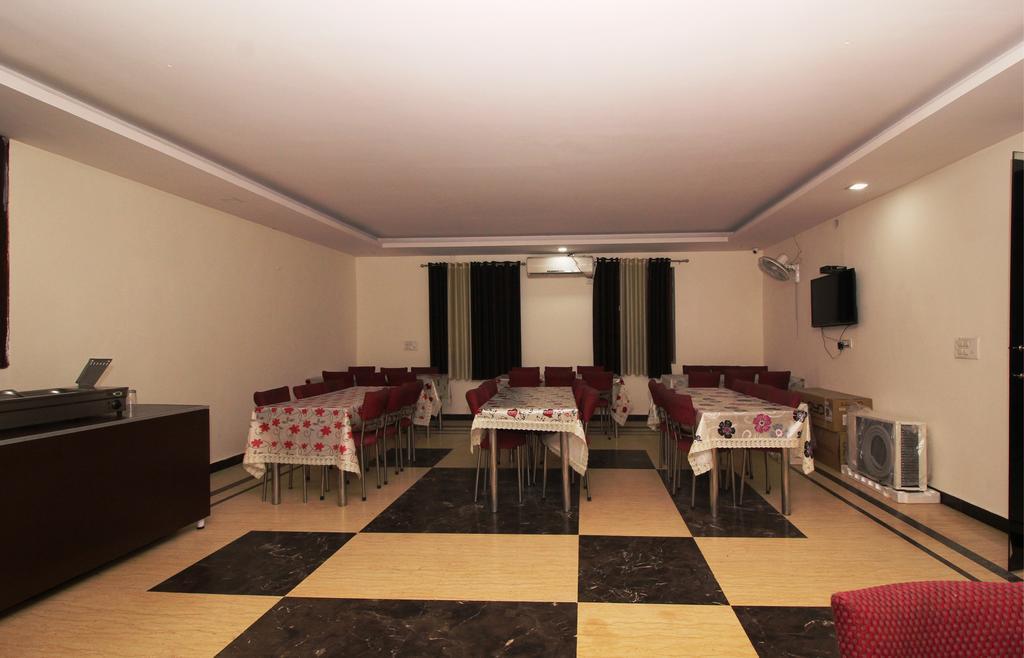 Hotel Jindal Palace — фото 1