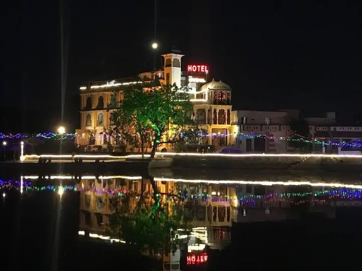 Удаипур: Hotel Vishalas The Raj Kesar Regency