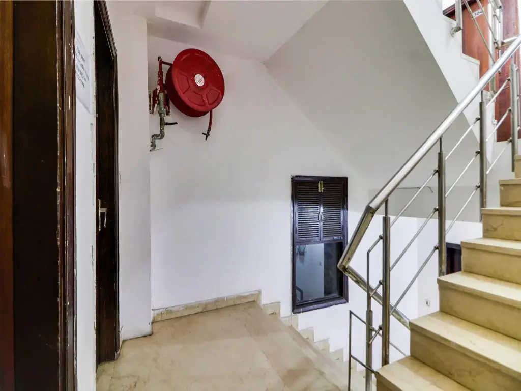 Нью-Дели: Hotel Parth Palace