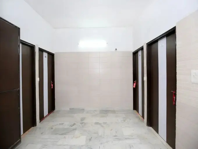 Амритсар: The Red Hotel