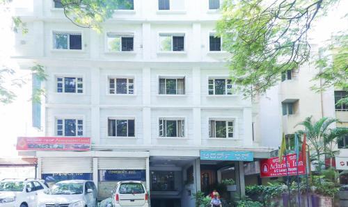 Бангалор: Hotel Adarsh Inn