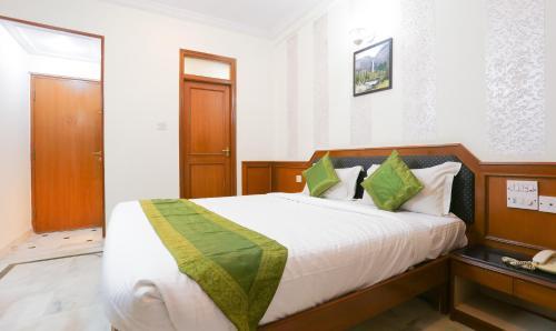 Бангалор: Hotel Adarsh Inn
