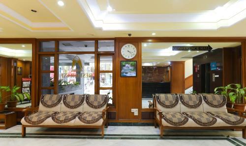 Бангалор: Hotel Adarsh Inn