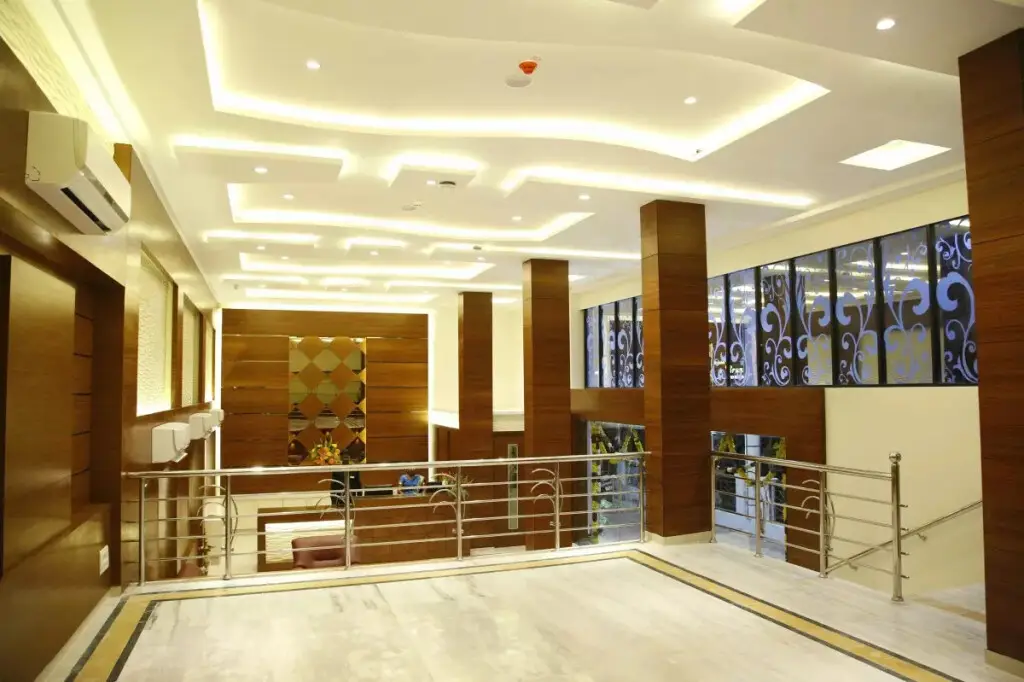 Пунди: Poppys S.E.T Residency Kumbakonam.