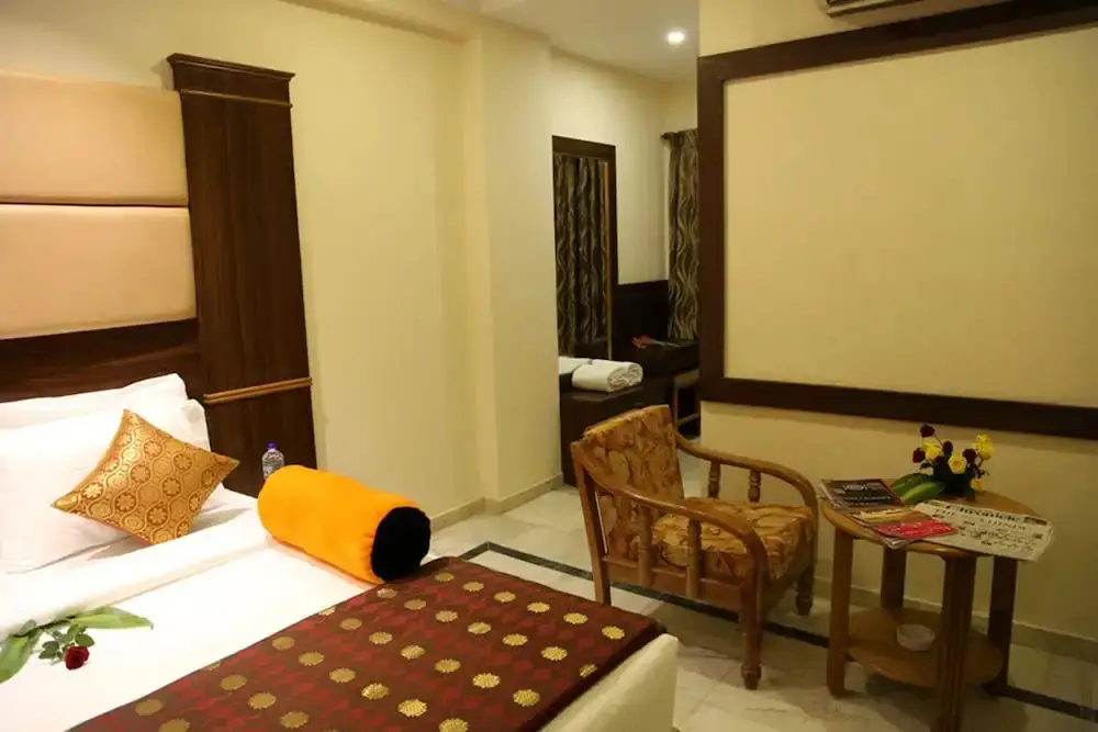 Пунди: Poppys S.E.T Residency Kumbakonam.