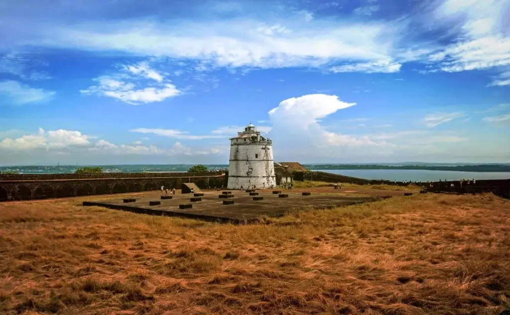 Верем: Spruha Holidays