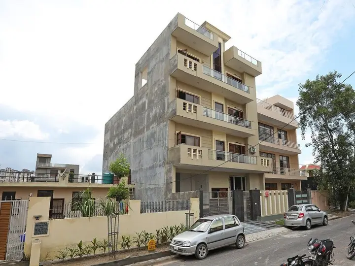 Нойда: OYO Flagship 136 Sector 45 Noida