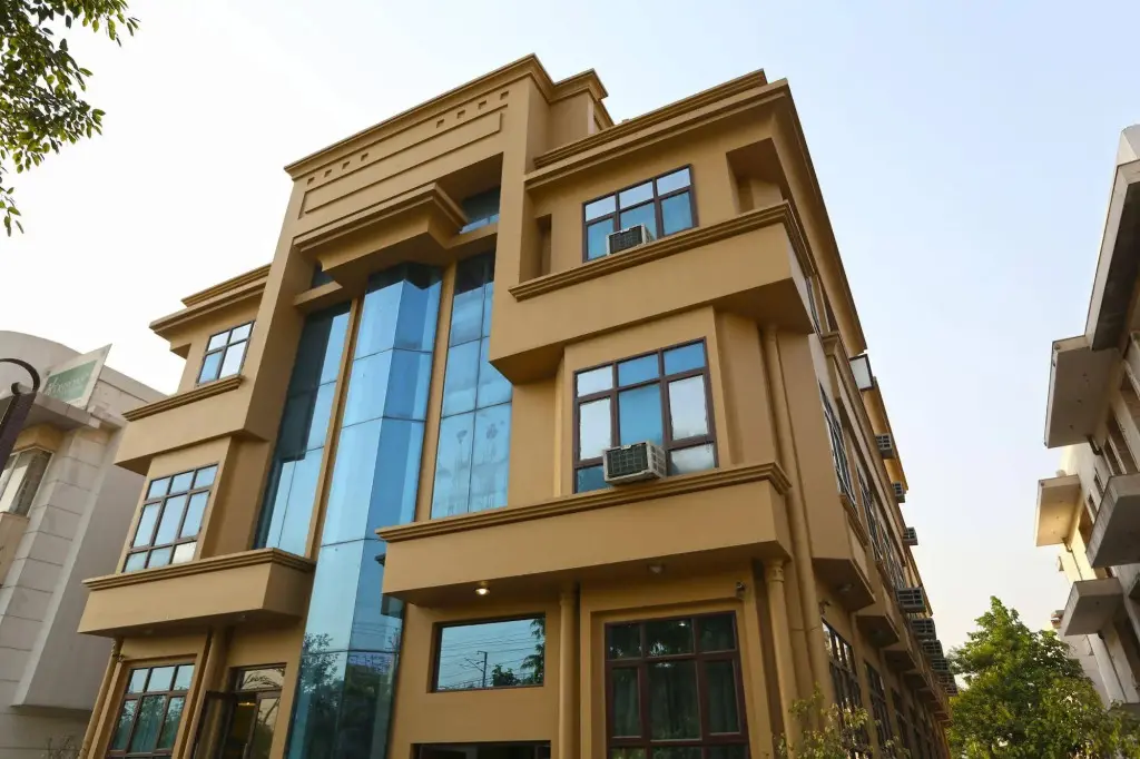 Гуруграм: OYO Flagship 525 MG Road Metro Station