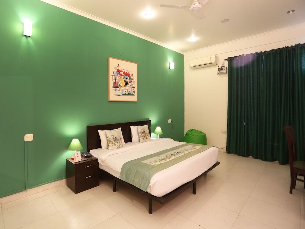 Нойда: OYO Flagship Noida Expressway NSEZ