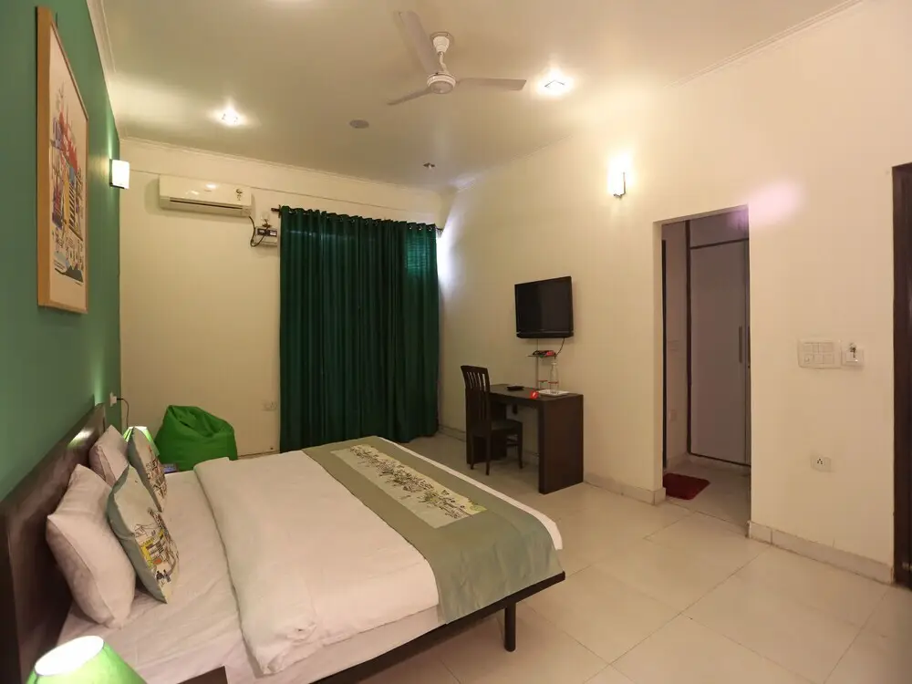 Нойда: OYO Flagship Noida Expressway NSEZ
