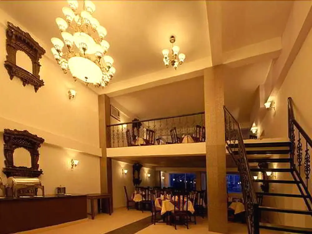 Навалгарх: The Grand Haveli and Resort