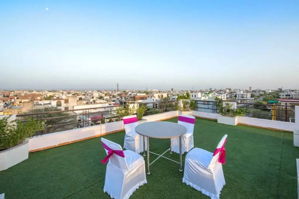 Джайпур: Hotel The Omaira-Jaipur