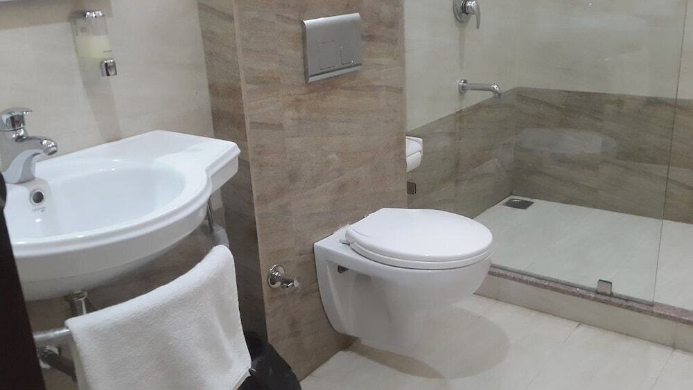 Джайпур: Hotel The Omaira-Jaipur