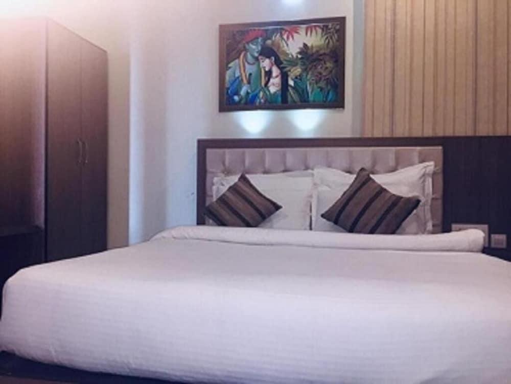 Джайпур: Hotel The Omaira-Jaipur