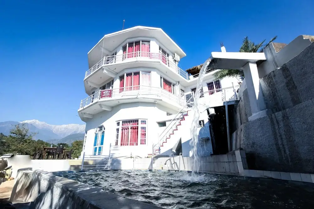 Кангра: Aqua Waterfall Hotel