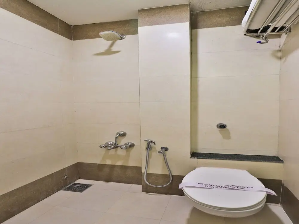 Ахмедабад: OYO 2466 Laljis Hotel