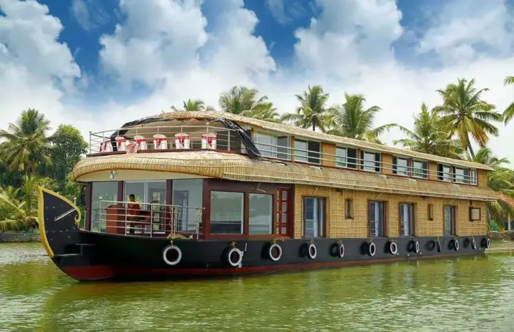 Талайолапарамбу: The Boat House