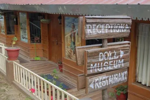 Наинитал: Royal Dutch Resorts and Doll Museum