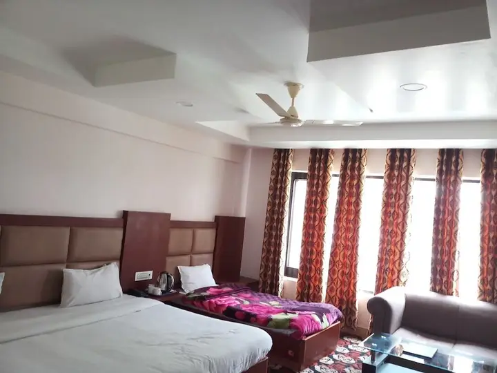 Патнитоп: Hotel Natraj International