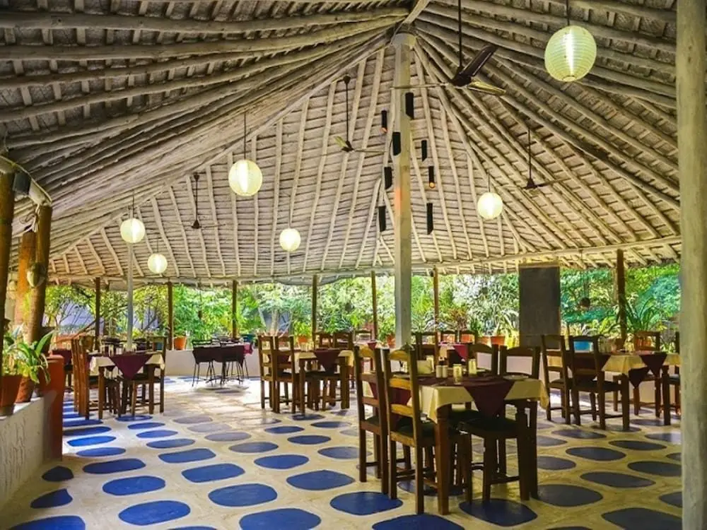 Лонда: Regenta Resort Century