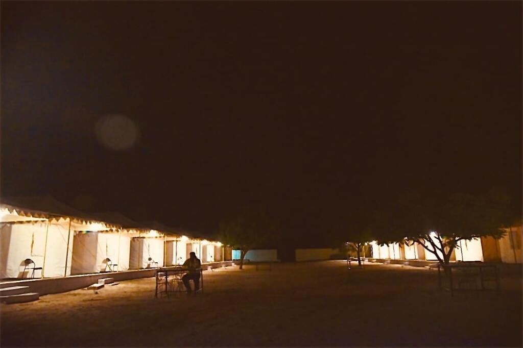 Джайсалмер: Dunes Desert Safari and Camps