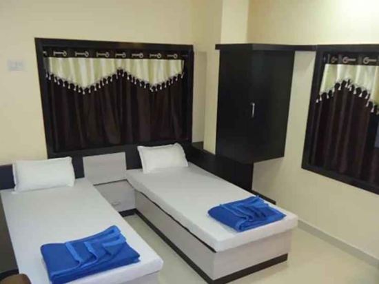 Пачмарай: Hotel Neelkanth