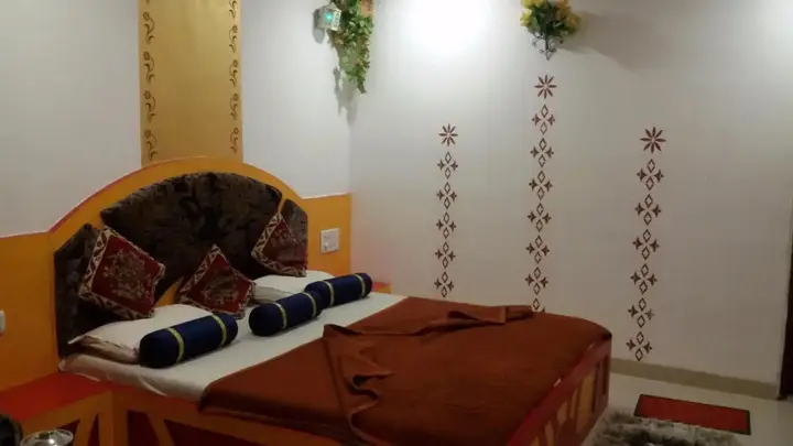 Пачмарай: Hotel Prateek