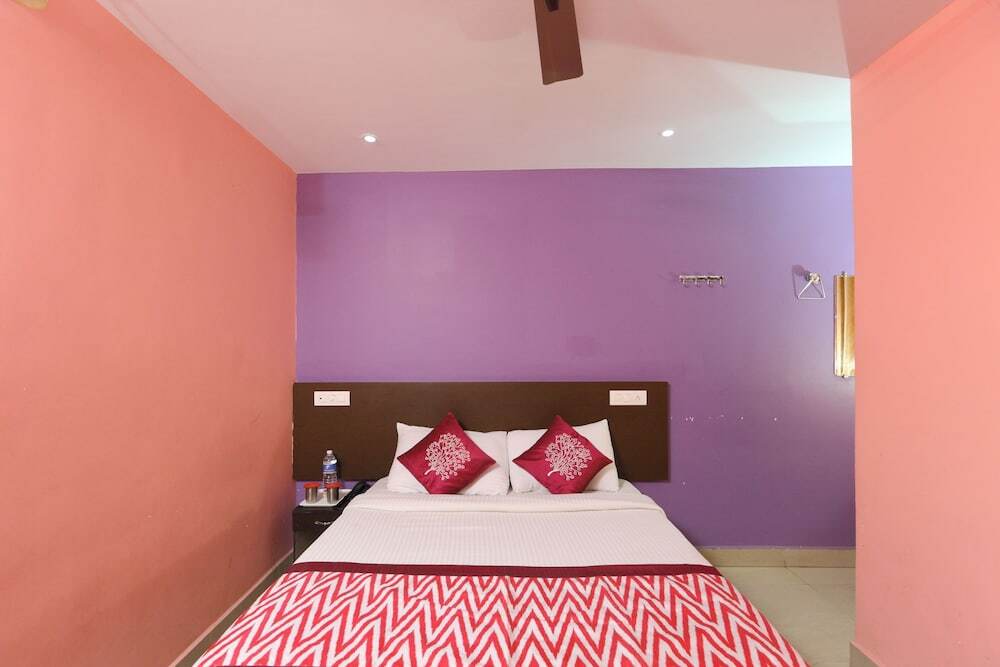 Тирупати: Collection O 6637 Udayees Hotel Bvn Grand