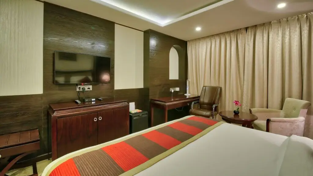 Джайпур: POLO Inn & Suites