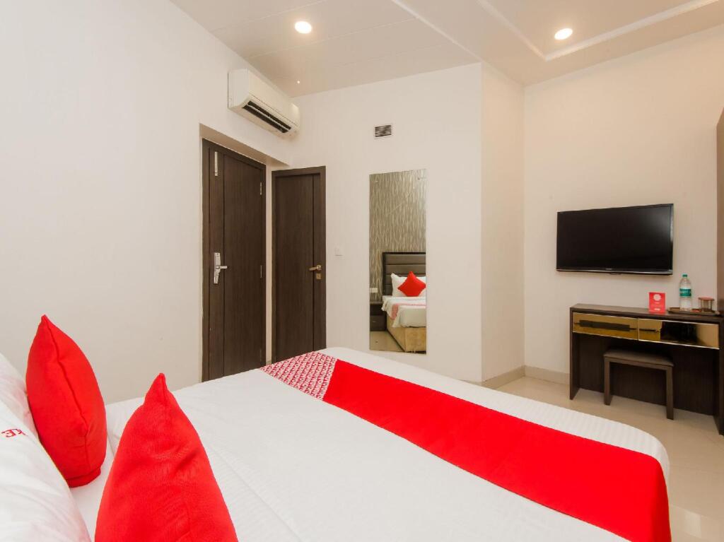 Мумбаи: OYO 8690 Hotel Kalpana Elite