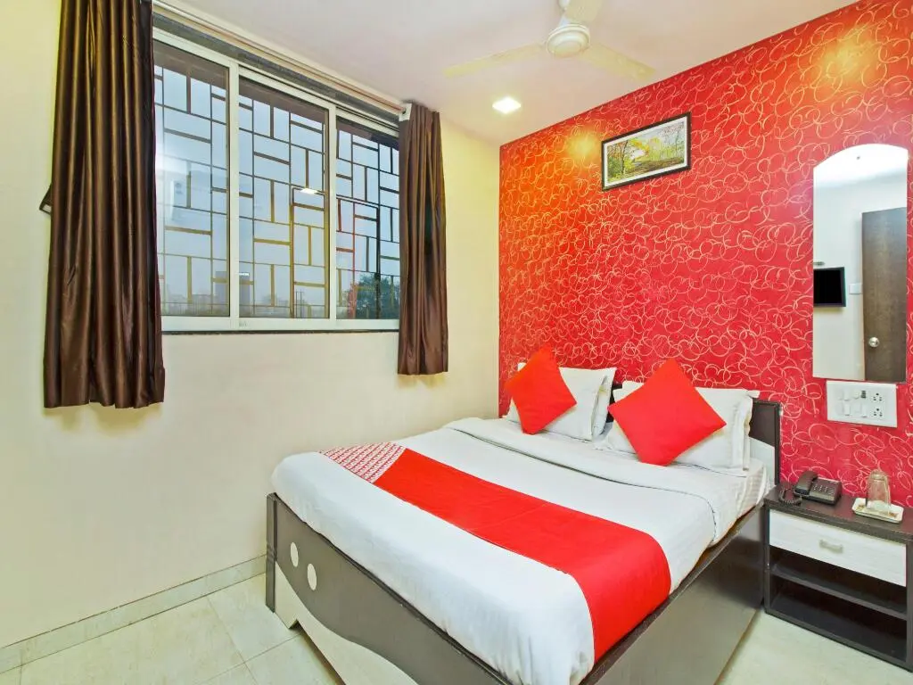 Нави-Мумбай: OYO 22468 Hotel Nirsukh Palace